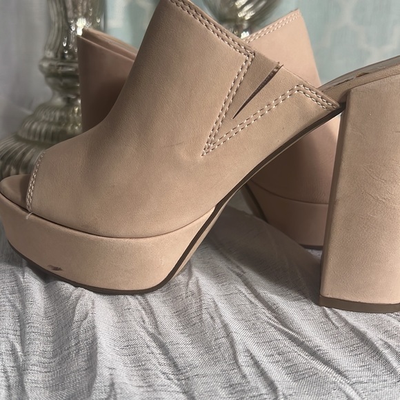 Aldo Platform Suede Pumps - Picture 6 of 10